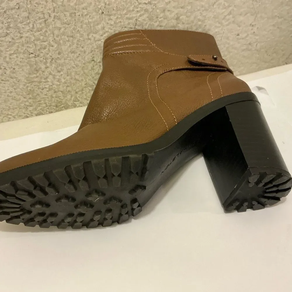 H by Halston Ciara Leather Block Heel Booties  Brown  Side Zip Ankle Size 7.5 M